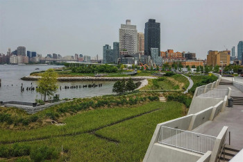 NYC 520&nbsp;&mdash; Hunters Point South Tour