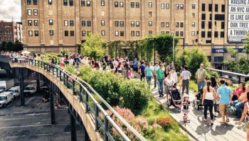 High Line Tour: From Freight to Flowers